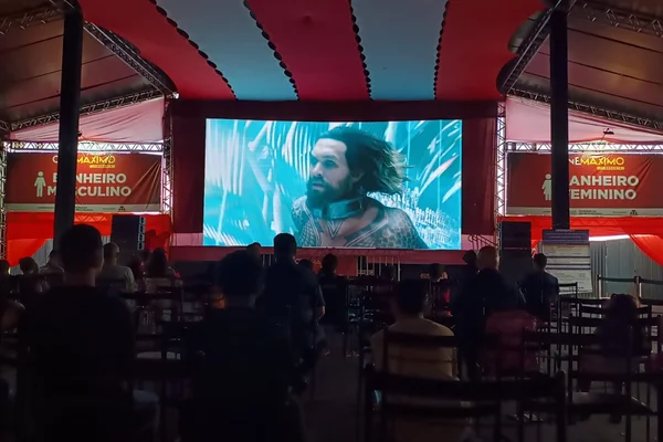 Cinemáximo Itinerante leva sucessos do cinema gratuitamente à Estrutural