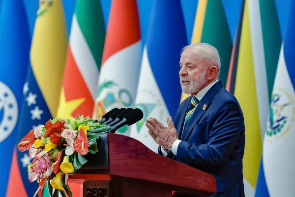 Imagem colorida do Presidente da República, Luiz Inácio Lula da Silva, Sessão de abertura do IV Fórum CELAC-China. China Na