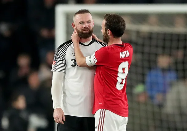Manchester United e Derby County, de Wayne Rooney, pela Copa da Inglaterra