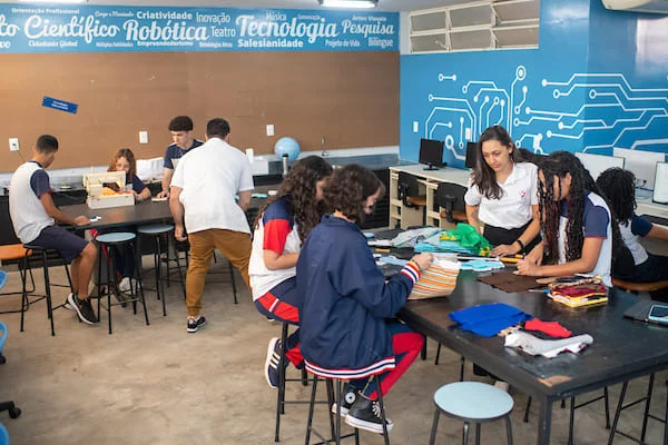 Governo Lula fecha acordo sobre projeto do Novo Ensino Médio