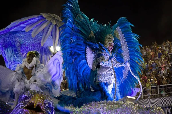 Carnaval do Rio será decidido após Crivella voltar de viagem