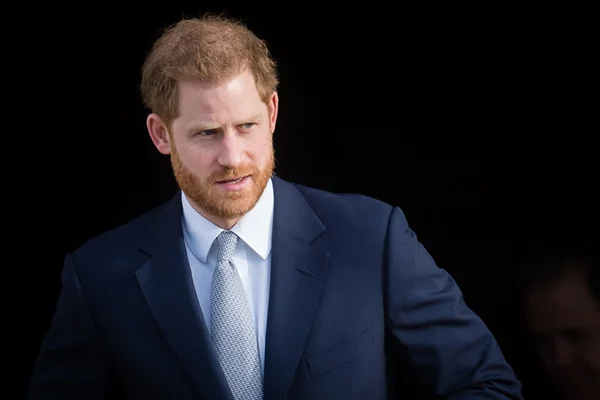 “Não estou escrevendo como príncipe”: tudo sobre a biografia de Harry