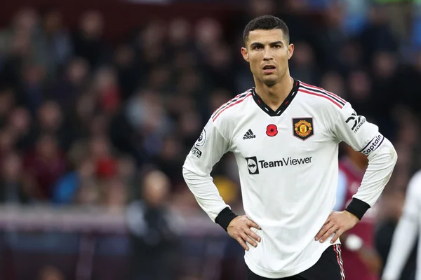 CR7 alegou estar doente ao descobrir que seria reserva, revela jornal