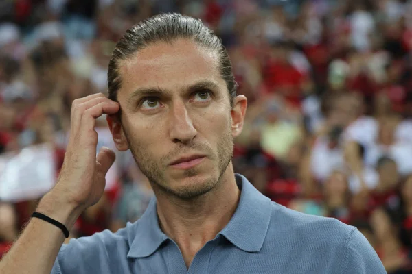 Imagem colorida de Filipe Luís - Flamengo