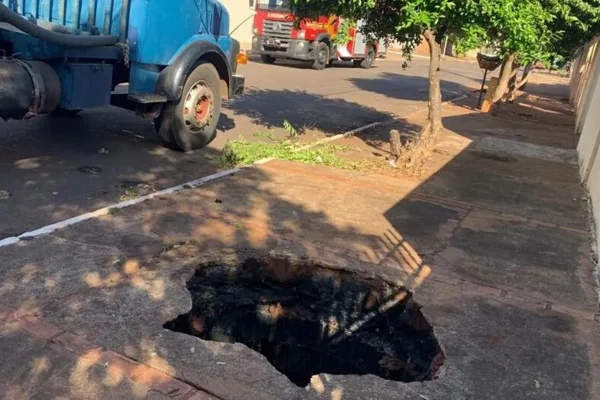 Homem foi socorrido por equipes do Corpo de Bombeiros - Metrópoles