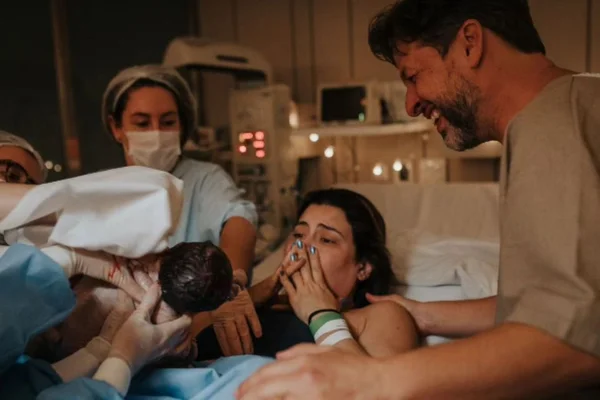 Michelle Loreto deu a luz à Aurora
