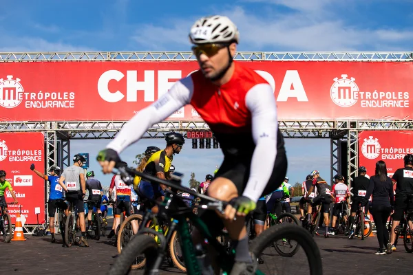 Metrópoles Endurance Ciclismo reúne atletas no Autódromo de Brasília