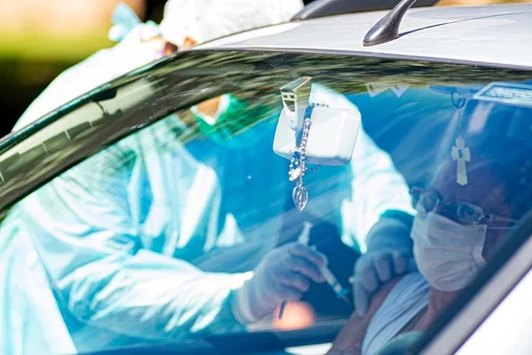Drive-thru da vacinação na UBS de Taguatinga