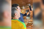 Cleitinho e Falcão conversam com o cantor Gusttavo Lima Cleitinho e Falcão conversam com o cantor Gusttavo Lima