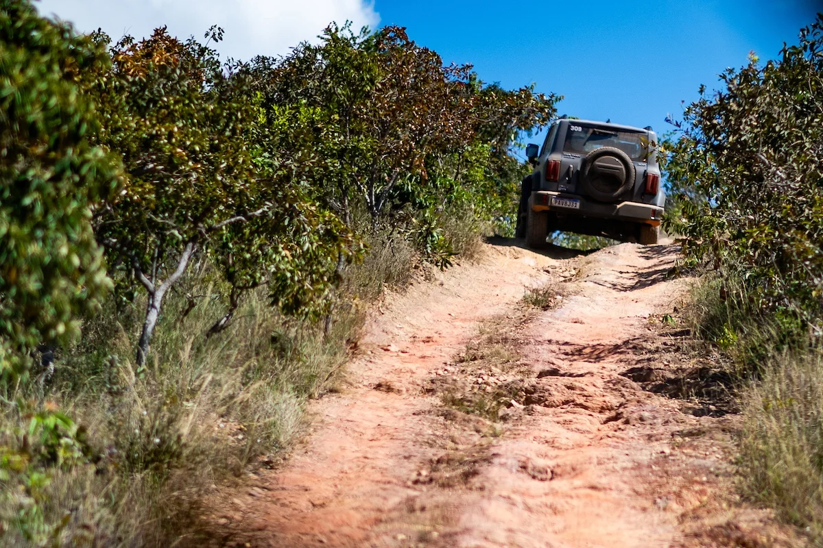 O SUV conta com tração 4×4 inteligente com modos 2H, 4H e 4L O SUV conta com tração 4×4 inteligente com modos 2H, 4H e 4L