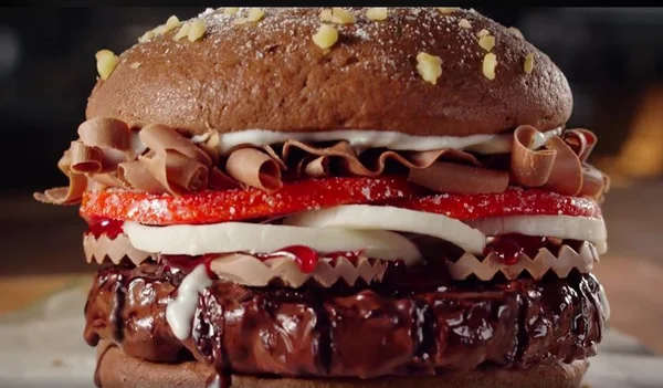 Burger King lança hambúrguer de chocolate para a Páscoa…ou não