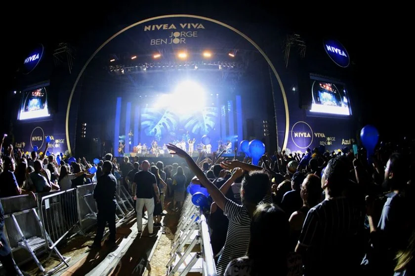 Nivea Viva reúne milhares de brasilienses em homenagem a Jorge Ben Jor - imagem 16 Nivea Viva reúne milhares de brasilienses em homenagem a Jorge Ben Jor - imagem 16