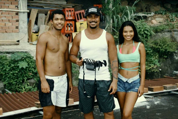 Foto colorida de Xamã com elenco de Renascer