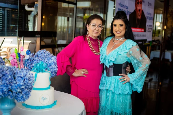 Katia Piva é homenageada por Carmen Minuzzi em almoço de aniversário