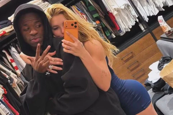 Virginia posa agarradinha com Vini Jr. em foto inédita e manda recado