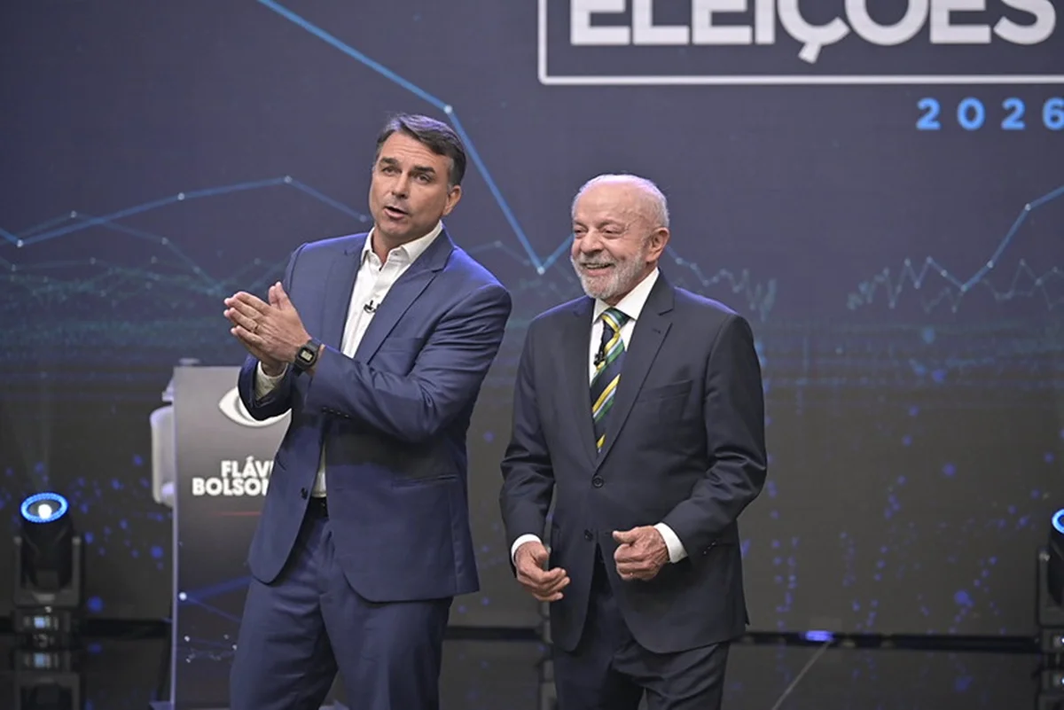 Flávio Bolsonaro e Lula Flávio Bolsonaro e Lula