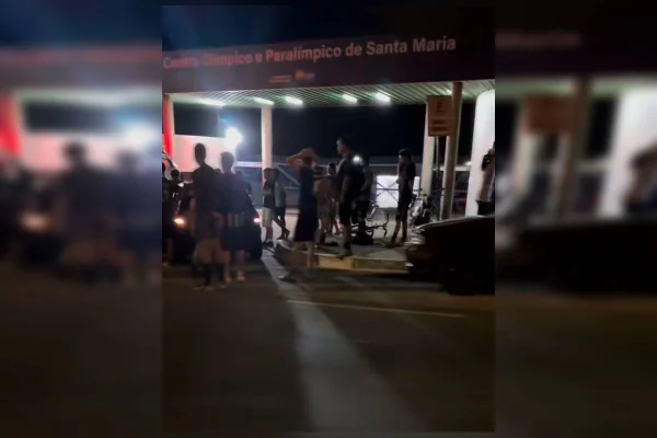 Centro olímpico: jovem é intubado após levar choque em jogo de futebol