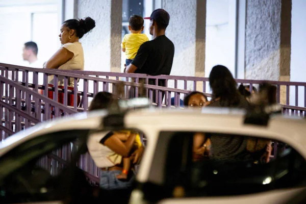 Seca e fumaça atrasam atendimentos de Saúde em meio à greve de médicos
