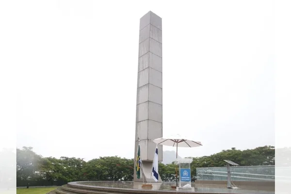 Ao lado de primeiro escalão do governo, Fux participa de inauguração de memorial
