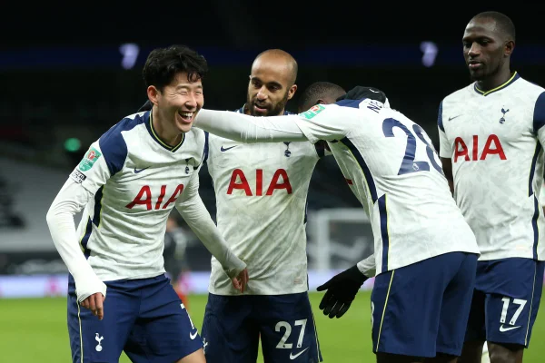 Tottenham derrota Brentford e está na final da Copa da Liga Inglesa