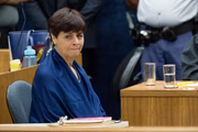 Nos dias de julgamento, Adriana desenhava em alguns papéis