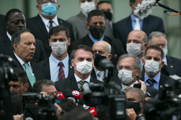 Bolsonaro diz que seguirá cartilha de Guedes e vetará reajuste a servidores