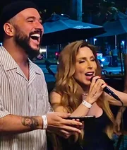 Ed Gama surpreende famosos ao cantar com Manu Bahtidão 