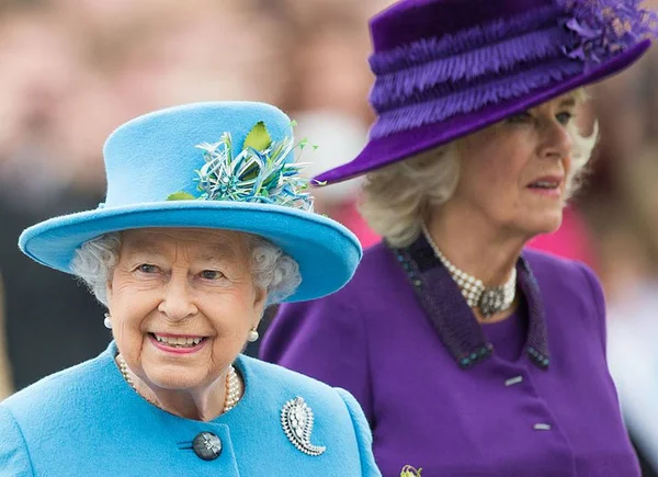 Anúncio rainha Elizabeth