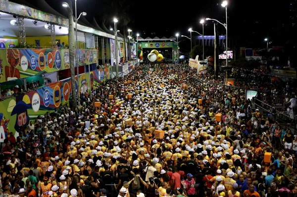 É oficial: Carnaval 2021 em São Paulo e Salvador será de 8 a 11/7