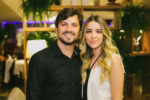 Rodrigo Zago e
Mariana Carvalho Rodrigo Zago e
Mariana Carvalho