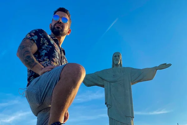 Veja teaser do clipe de Novo Normal, lançamento de Dennis DJ desta sexta