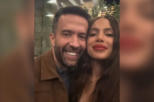 Janones posta foto com Anitta e agradece apoio: “Coragem pela democracia”