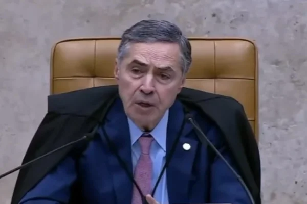 Imagem colorida de Roberto Barroso - Metrópoles