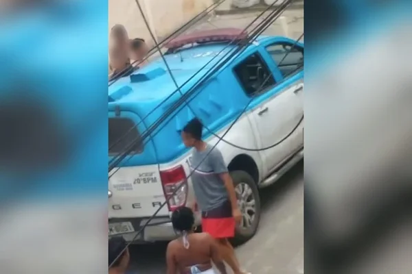 Viatura que teria atropelado mulher no morro do Chapadão, em Nilópolis