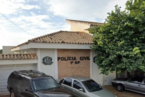Imagem colorida de delegacia de polícia de Sorocaba. Metrópoles