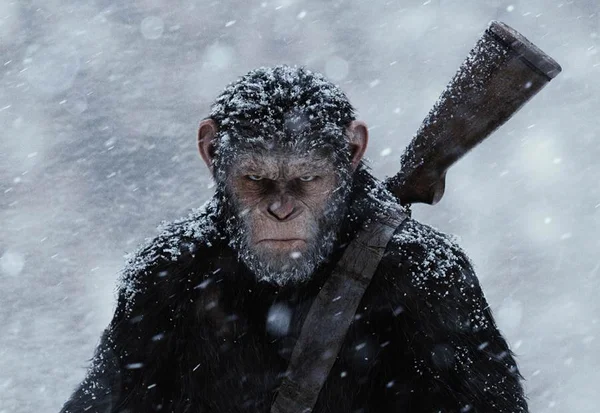Crítica: “Planeta dos Macacos: A Guerra” é épico político e emotivo