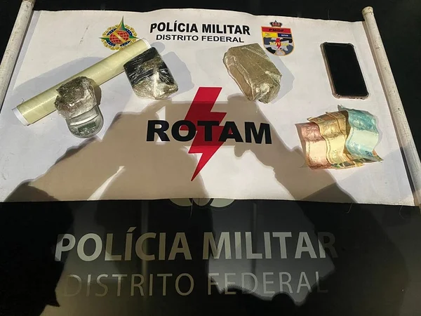 Homem é preso com drogas após sair de audiência de custódia