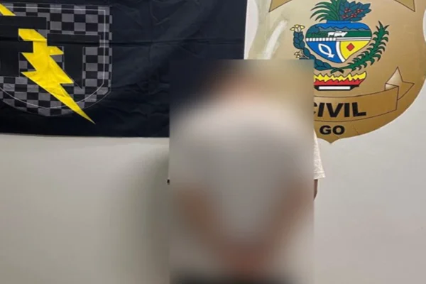Jovem de 18 anos é preso por executar 2 pessoas quando era adolescente