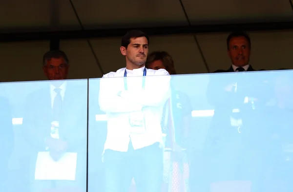 Após sofrer infarto, Casillas deixa hospital: “Tive muita sorte”