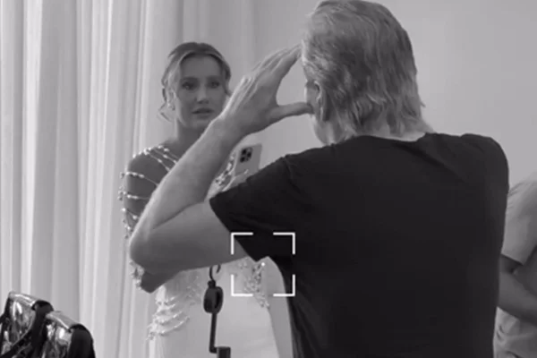 Foto preta e branca de Ana Paula Siebert e Roberto Justus - Metrópoles