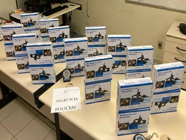 Polícia prende pai e filho que vendiam coleiras de choque para cães
