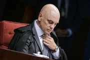 A Primeira Turma do Supremo Tribunal Federal (STF) retomou, na manhã desta terça-feira (21/10), o julgamento do núcleo 4, conhecido como o grupo de desinformação, no âmbito do processo referente à tentativa de golpe de Estado após as eleições de 2022. No total, são sete réus acusados pela Procuradoria-Geral da República (PGR) de propagar notícias falsas sobre as urnas eletrônicas.