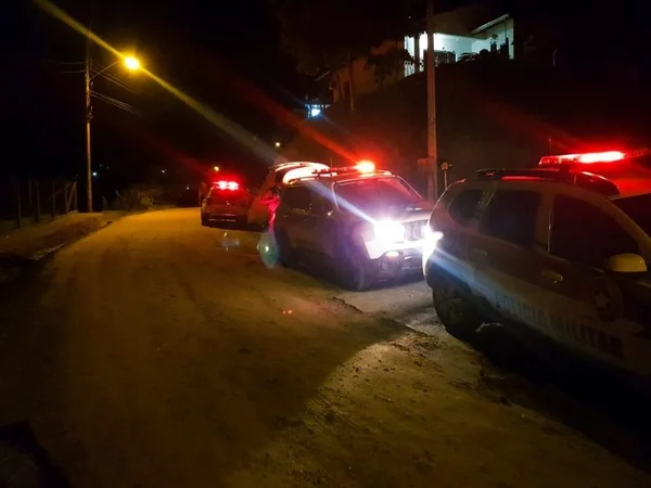 Mulher mata cunhado a facadas para defender irmã ameaçada de morte