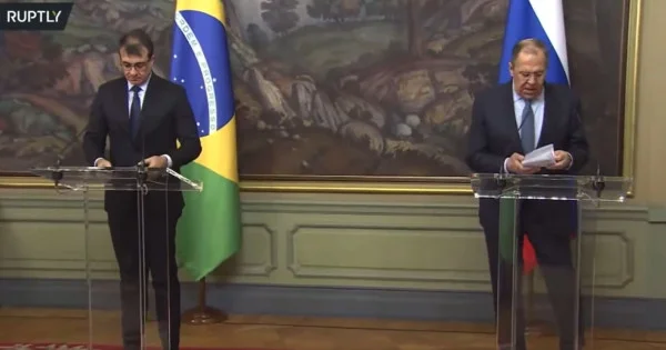 Ao lado do chanceler brasileiro, ministro da Rússia critica os EUA