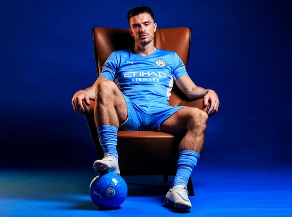 Salão de ouro? Novo visual de Grealish é zoado nas redes sociais