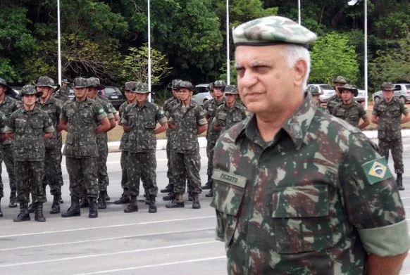 general Carlos Roberto de Sousa Peixoto