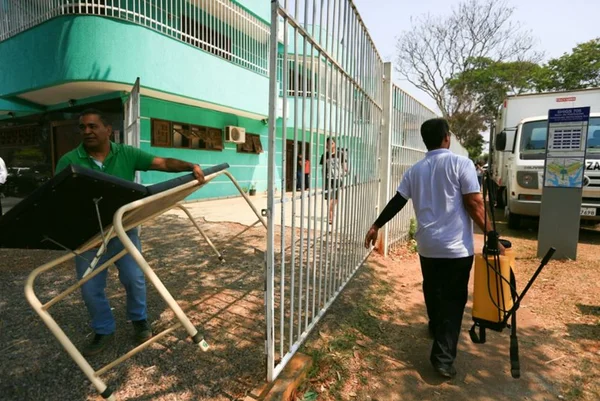 Vigilância Sanitária fecha clínica de bronzeamento após morte de jovem
