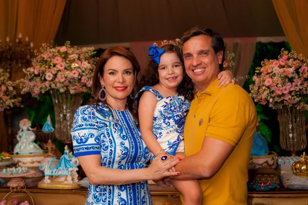 Isabela e Victoria Lira e Arthur Cezar Isabela e Victoria Lira e Arthur Cezar