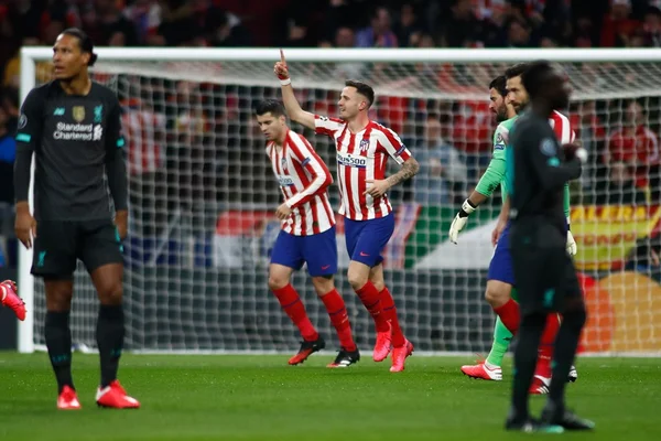 Atlético derrota Liverpool e vai jogar por empate na Inglaterra
