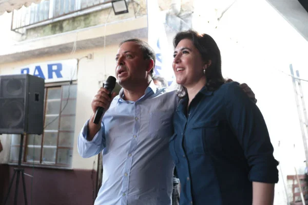 Em primeira agenda no RJ, Tebet se encontra com candidato de Ciro
